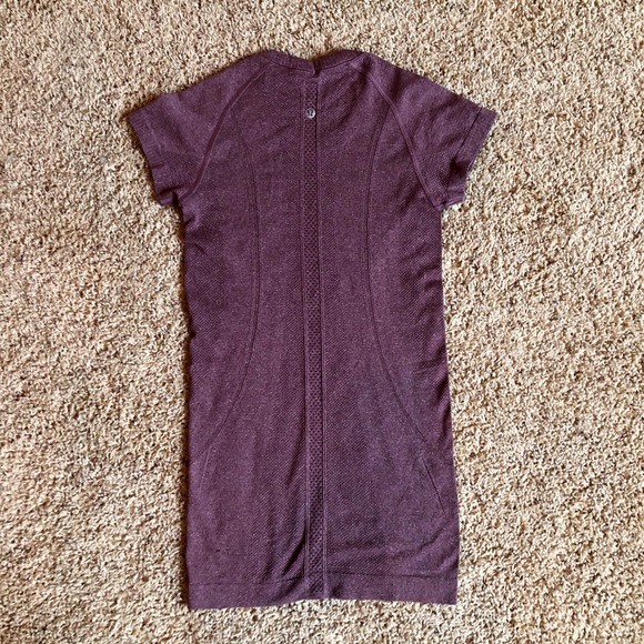 Lululemon Swiftly Tech Short Sleeve Crew Top Heathered Bordeaux Drama Size 2 - Picture 9 of 15